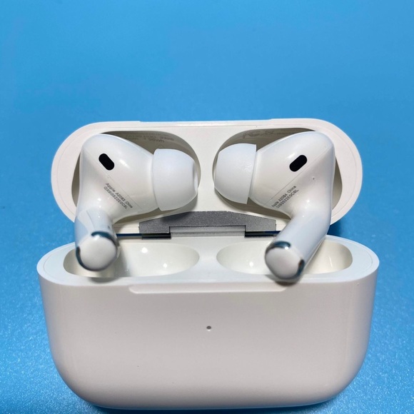 Air pods pros brand new - Picture 4 of 5